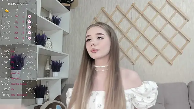 Snapshot of AutoBaby chatting on 11/09/25, 11:36 AutoBaby online show from 11/09/25, 11:36