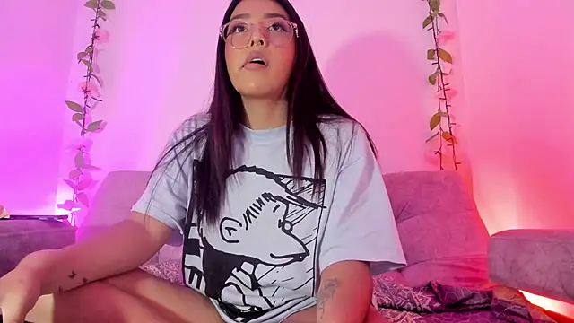 SamanthaJonson1 online show from 11/01/25, 05:07