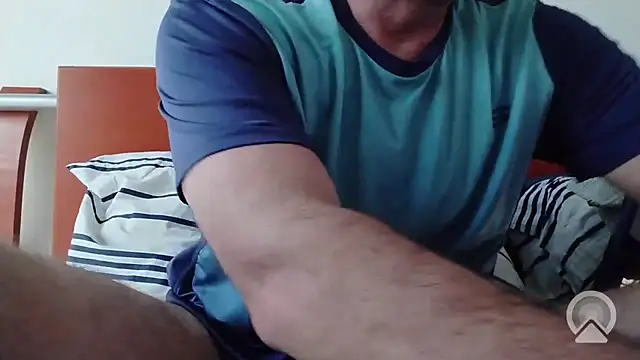 Snapshot of Ivanxx712 chatting on 12/04/25, 09:25 Ivanxx712 online show from 12/04/25, 09:25