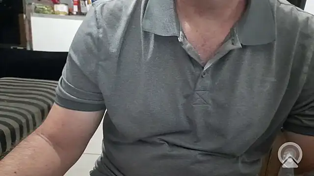 Snapshot of Ivanxx712 chatting on 10/18/25, 12:56 Ivanxx712 online show from 10/18/25, 12:56