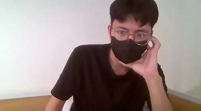 Snapshot of Gwencloudy chatting on 01/04/25, 05:16 Gwencloudy online show from 01/04/25, 05:16