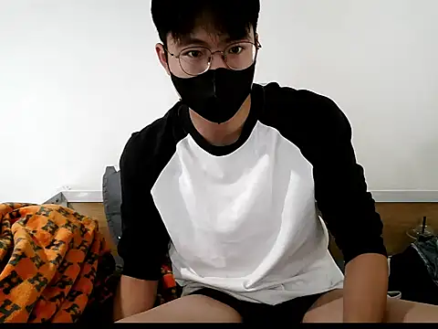 Gwencloudy online show from 10/25/25, 04:44