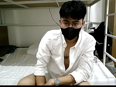 Gwencloudy online show from 12/22/25, 04:12