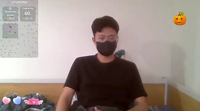 Snapshot of Gwencloudy chatting on 01/03/25, 01:57 Gwencloudy online show from 01/03/25, 01:57