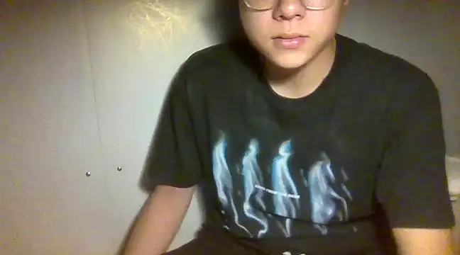 Snapshot of Gwencloudy chatting on 12/02/24, 07:22 Gwencloudy online show from 12/02/24, 07:22