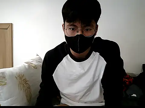 Gwencloudy online show from 10/21/25, 07:08