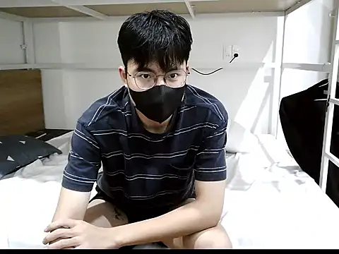 Gwencloudy online show from 11/08/25, 04:21