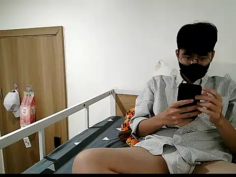 Gwencloudy online show from 10/22/25, 03:00