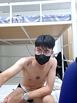 Gwencloudy online show from 12/21/25, 11:01