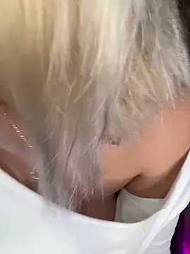 sofiah  online show from 01/14/26, 04:43