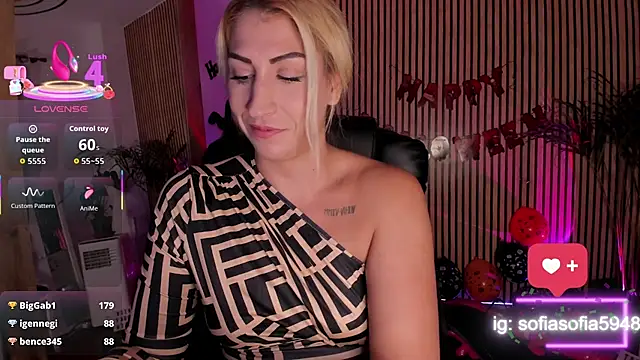 sofiah  online show from 10/28/25, 06:29