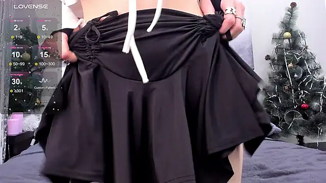 Snapshot of JuliaVangg_19 chatting on 01/14/25, 01:36 JuliaVangg 19 online show from 01/14/25, 01:36