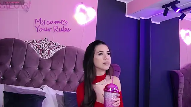 LaraKent online show from 03/29/26, 07:59