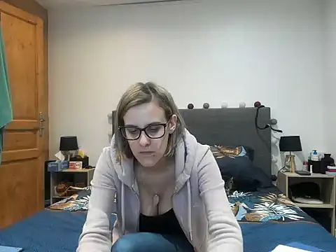 Snapshot of Madame_Callie chatting on 04/13/26, 02:10 Madame Callie online show from 04/13/26, 02:10