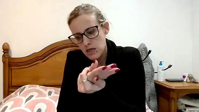 Madame Callie online show from 11/23/25, 05:56