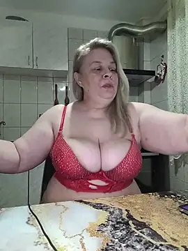 Snapshot of AriannaMilf chatting on 04/15/26, 07:58 AriannaMilf online show from 04/15/26, 07:58