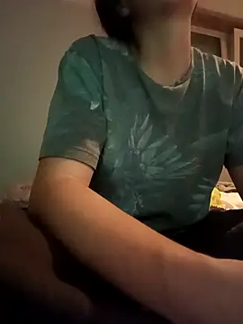 Snapshot of bruna_safadinhaa chatting on 10/16/25, 06:27 bruna safadinhaa online show from 10/16/25, 06:27