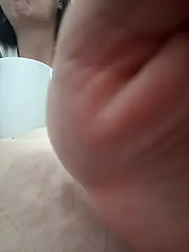 Snapshot of bruna_safadinhaa chatting on 10/03/25, 03:24 bruna safadinhaa online show from 10/03/25, 03:24