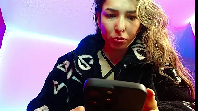 Snapshot of Niky_777 chatting on 03/20/25, 02:21 Niky 777 online show from 03/20/25, 02:21