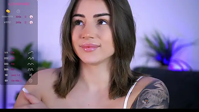 AishaCarter online show from 10/21/25, 05:12