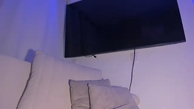 Snapshot of HannahDavis_ chatting on 05/08/26, 10:52 HannahDavis online show from 05/08/26, 10:52
