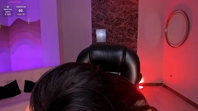 AlessiaCorleone  online show from 12/16/25, 08:24