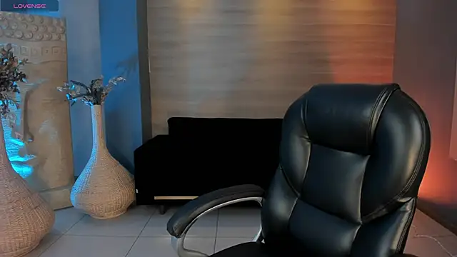 AlessiaCorleone  online show from 11/04/25, 07:39