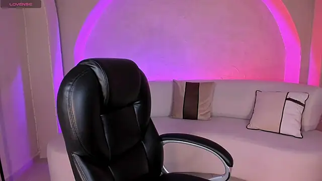 AlessiaCorleone  online show from 10/09/25, 05:24