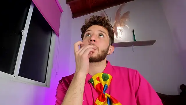 Juan Castano online show from 10/31/25, 09:28