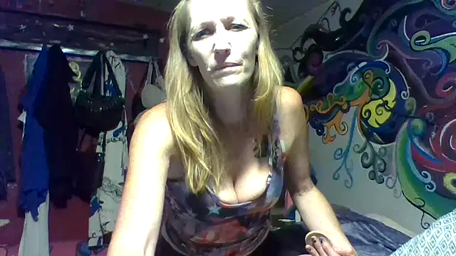 4EyedSluttyGinger online show from 09/08/25, 08:41