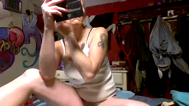 4EyedSluttyGinger online show from 02/23/25, 06:34