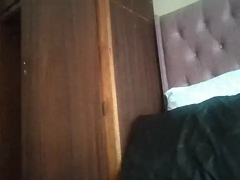 Snapshot of ShooingBunch chatting on 10/06/25, 08:15 ShooingBunch online show from 10/06/25, 08:15