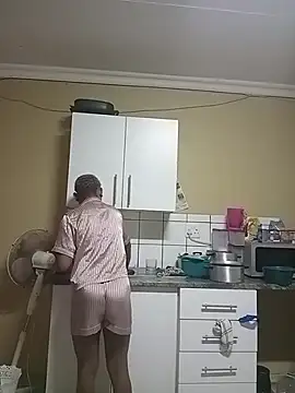 ShooingBunch online show from 04/08/26, 02:51