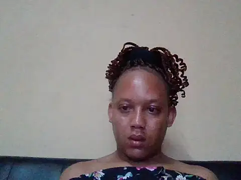 Snapshot of ShooingBunch chatting on 10/14/25, 04:57 ShooingBunch online show from 10/14/25, 04:57