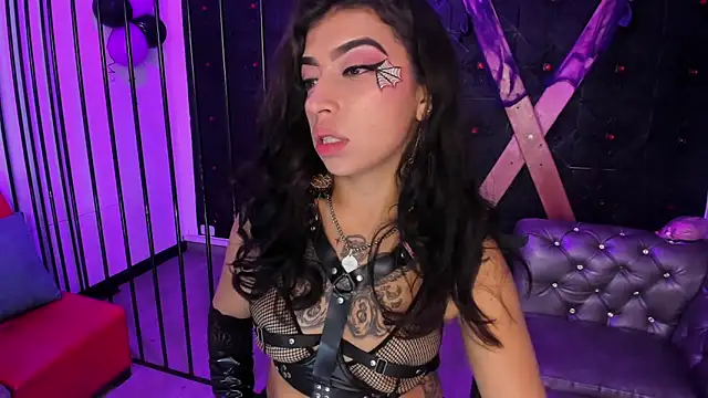 Snapshot of TeennNaugthy18 chatting on 10/31/25, 03:03 TeennNaugthy18 online show from 10/31/25, 03:03