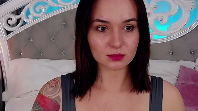 MeIisaLove online show from 04/07/26, 06:43