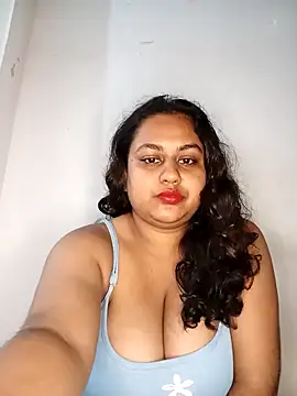 bumblebeegirl online show from 10/13/25, 05:03