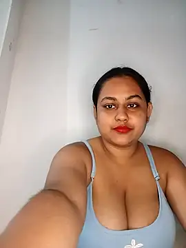 bumblebeegirl online show from 10/14/25, 12:50