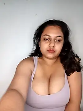 bumblebeegirl online show from 01/30/25, 07:04