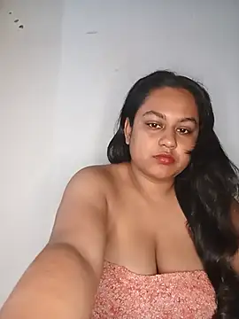 Snapshot of bumblebeegirl chatting on 07/18/26, 01:52 bumblebeegirl online show from 07/18/26, 01:52