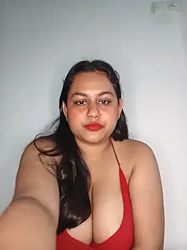 Snapshot of bumblebeegirl chatting on 05/17/26, 01:11 bumblebeegirl online show from 05/17/26, 01:11