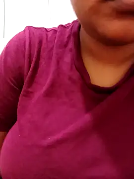 bumblebeegirl online show from 09/17/25, 11:34