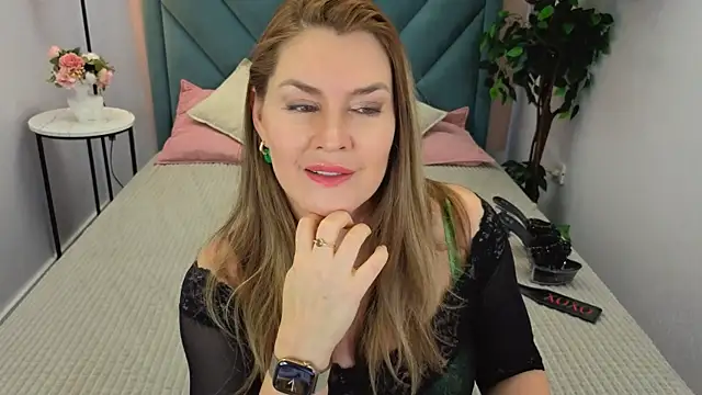 Adele Russo online show from 04/21/26, 04:46