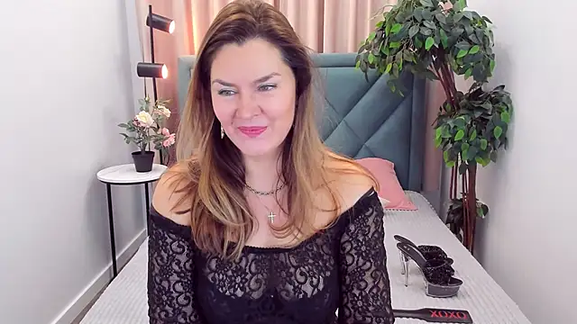 Snapshot of Adele_Russo chatting on 01/31/25, 03:55 Adele Russo online show from 01/31/25, 03:55