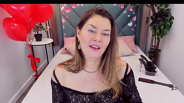 Snapshot of Adele_Russo chatting on 02/12/25, 04:22 Adele Russo online show from 02/12/25, 04:22