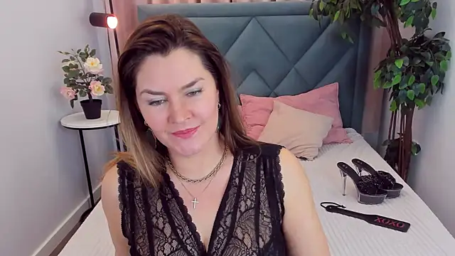 Snapshot of Adele_Russo chatting on 02/05/25, 07:20 Adele Russo online show from 02/05/25, 07:20