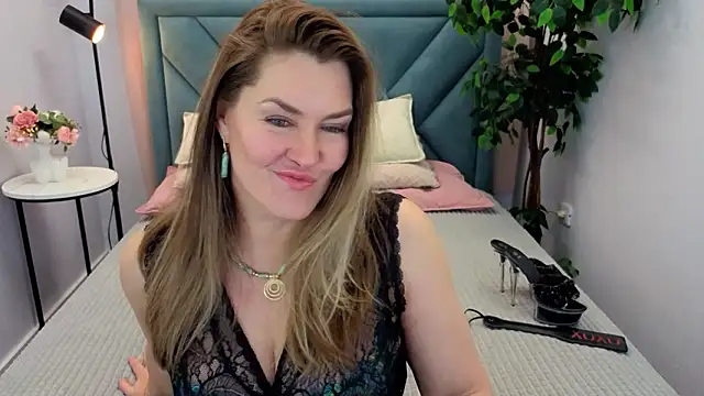 Adele Russo online show from 03/05/26, 04:14