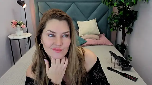 Snapshot of Adele_Russo chatting on 02/26/26, 04:18 Adele Russo online show from 02/26/26, 04:18