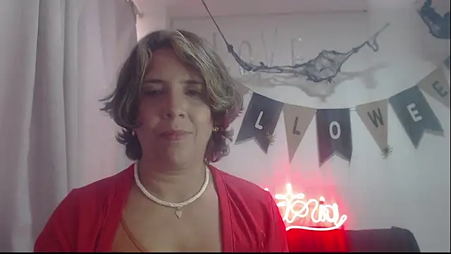 Victoria meester online show from 10/03/25, 08:21