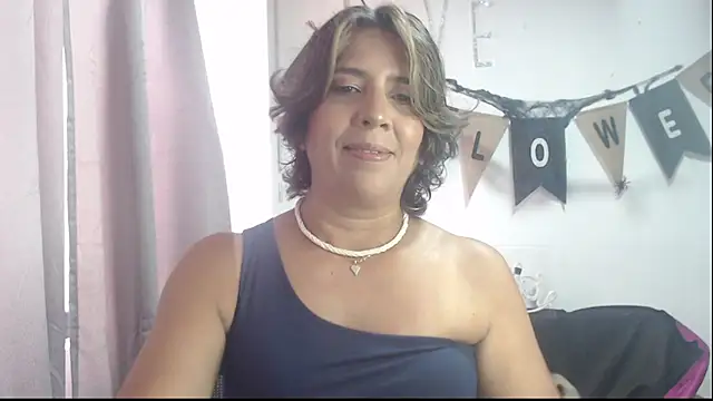 Victoria meester online show from 10/16/25, 02:58